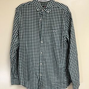 VINEYARD VINES M DRESS SHIRT/ like new